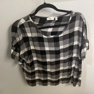Ruffled short sleeve checkered blouse